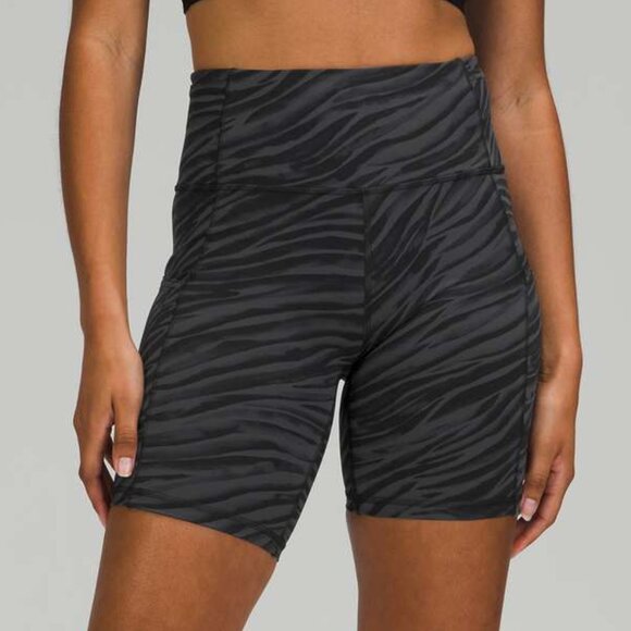 lululemon athletica Pants - EUC Lululemon Fast and Free Short 8" Le Tigre Camo Deep Coal Multi Yoga | Size 2